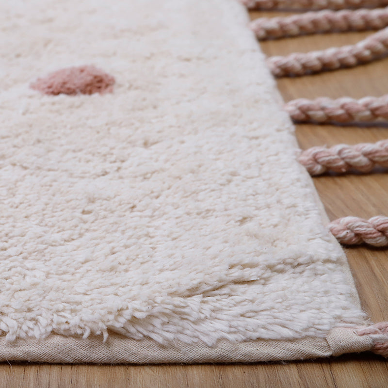 Child carpet with bird pattern