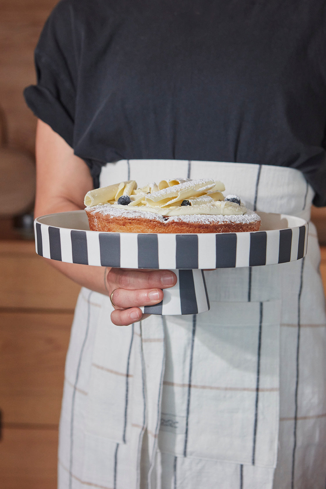 Toppu Tray - Large - White / Black Tray OYOY