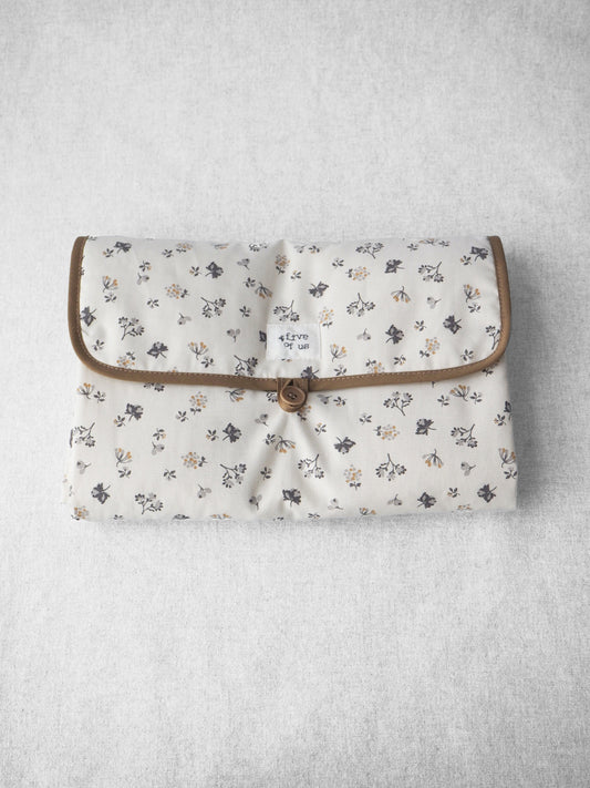 The mimosa changing Mat Babycare Five of us