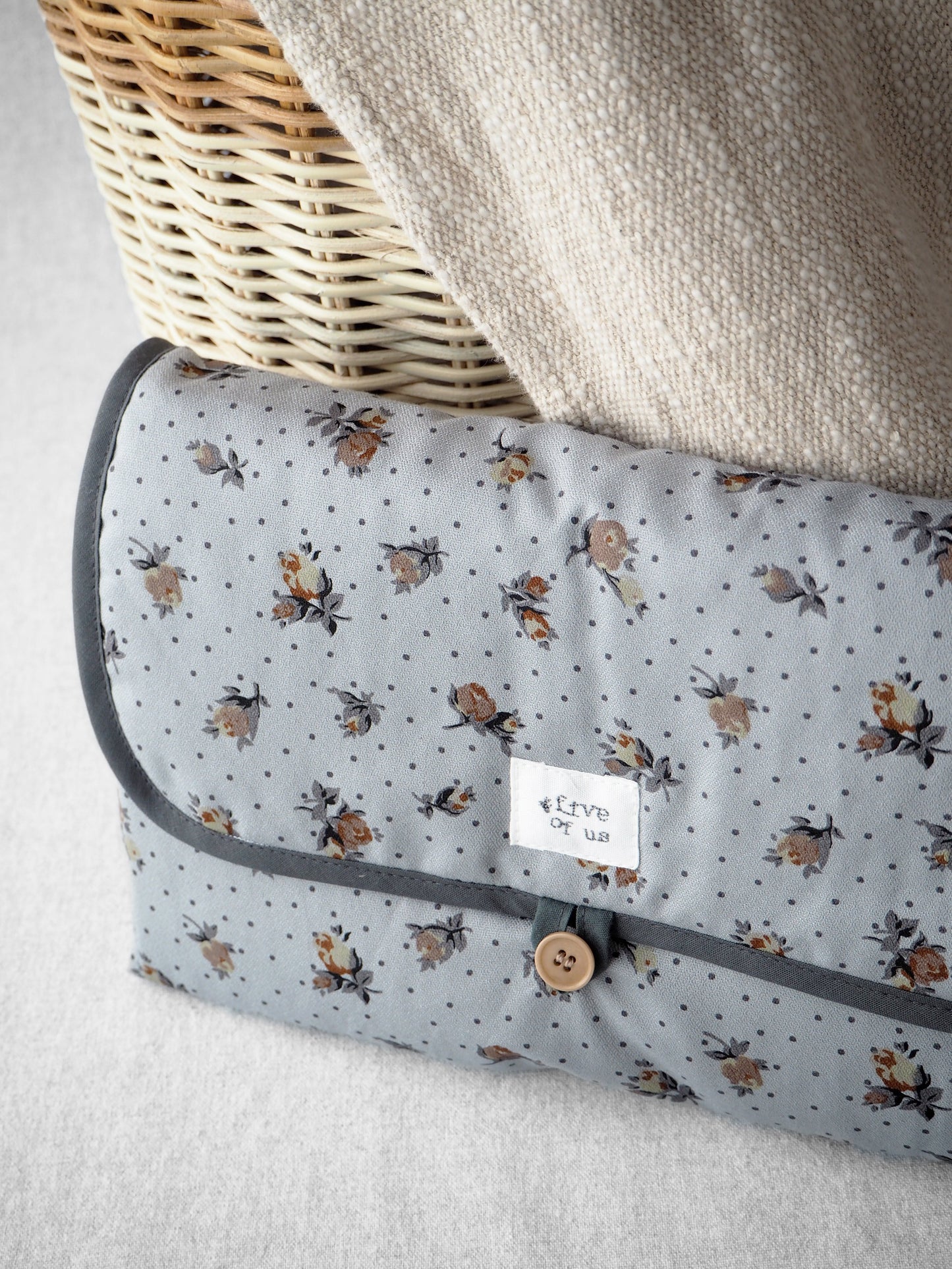 The mimosa changing Mat Babycare Five of us