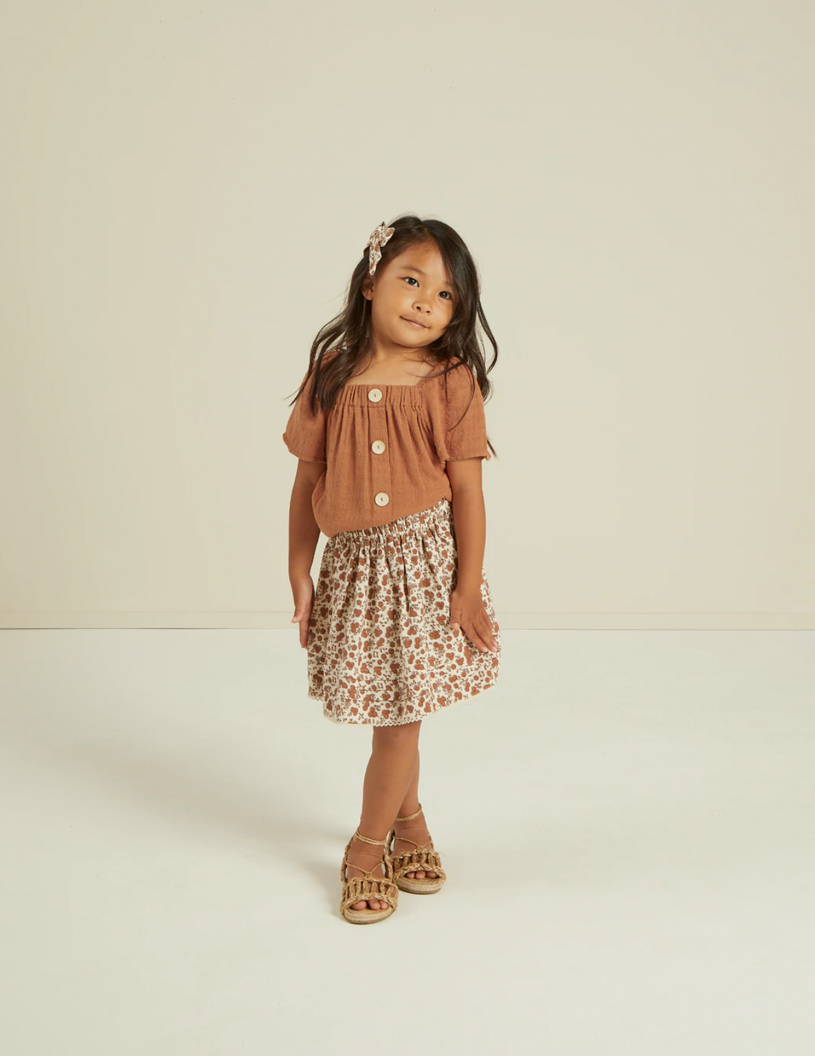 Mae skirt garden