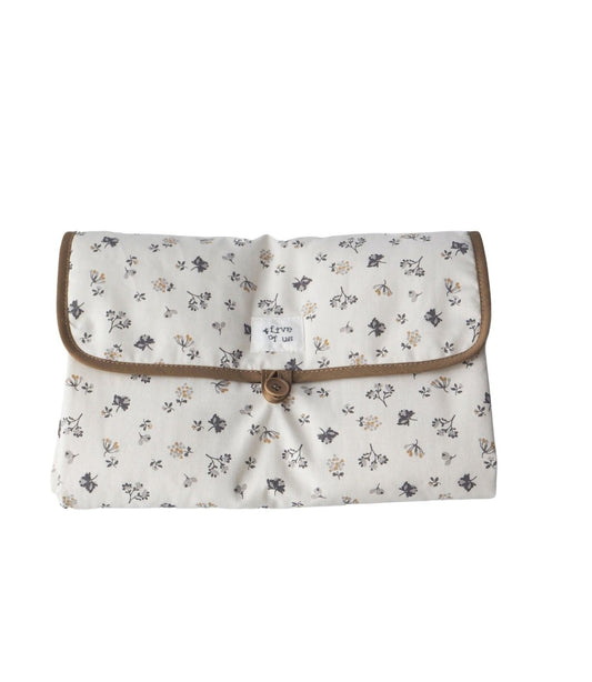 The mimosa changing Mat Babycare Five of us