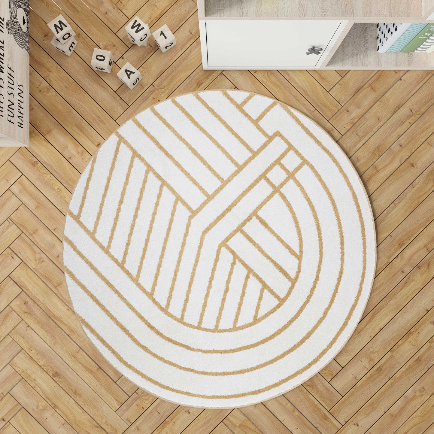 Luisa M Geometric round carpet