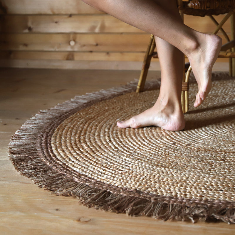 Thar Round jute carpet with fringes