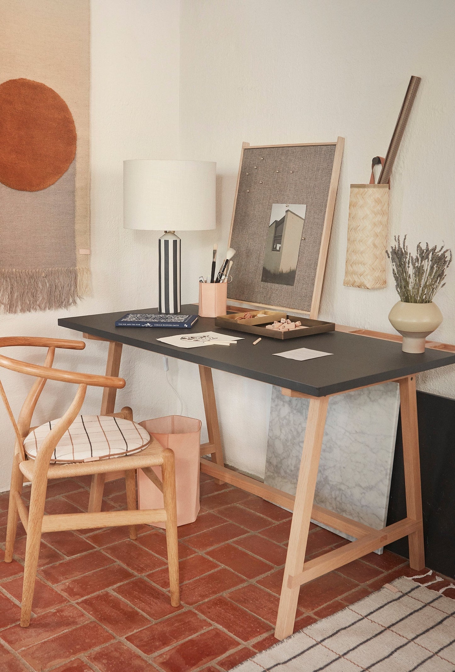 Toppu Lamp - Offwhite / Anthracite Table Lamp OYOY 