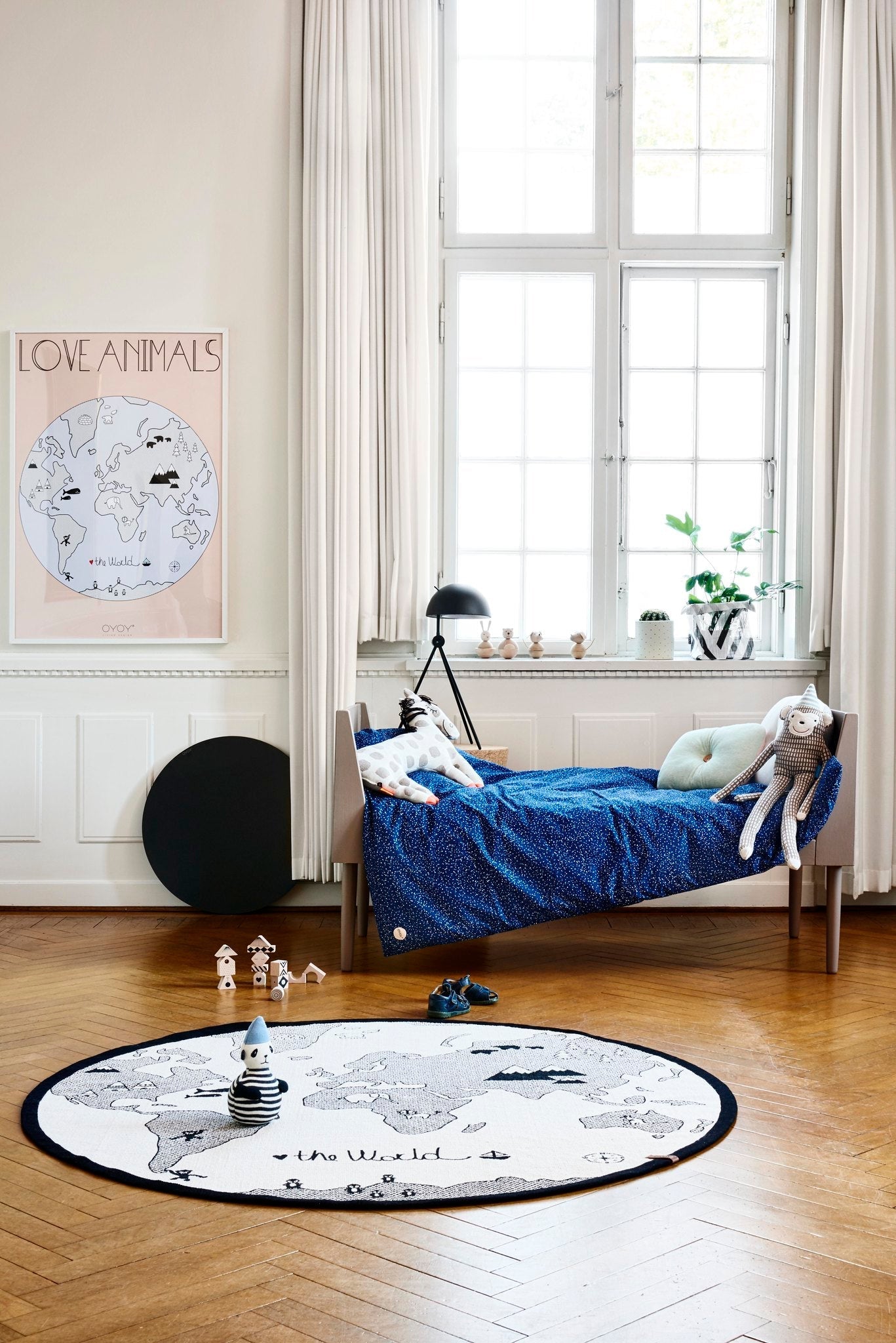 The World Rug - Offwhite / Black Rug OYOY 