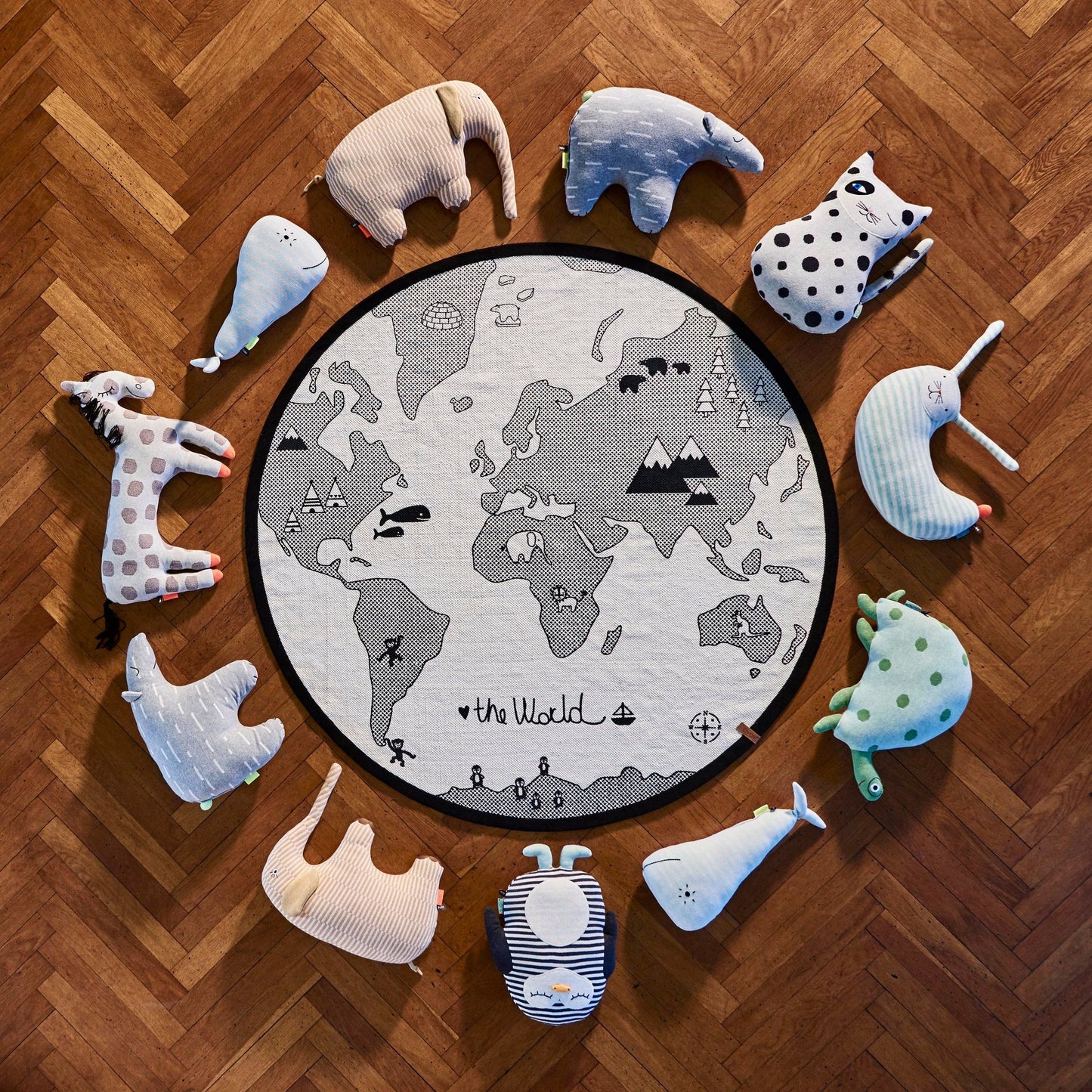 The World Rug - Offwhite / Black Rug OYOY 