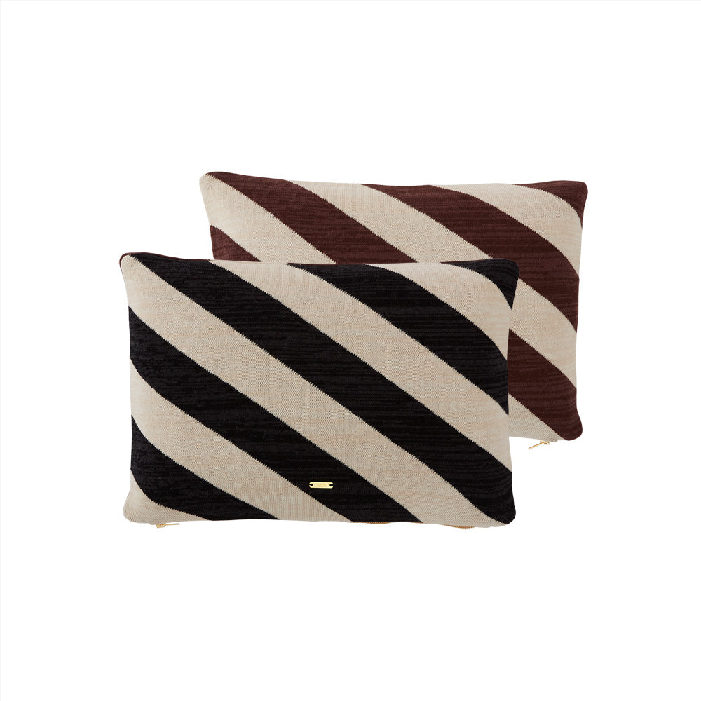 Takara Cushion - Offwhite / Black Cushion OYOY 