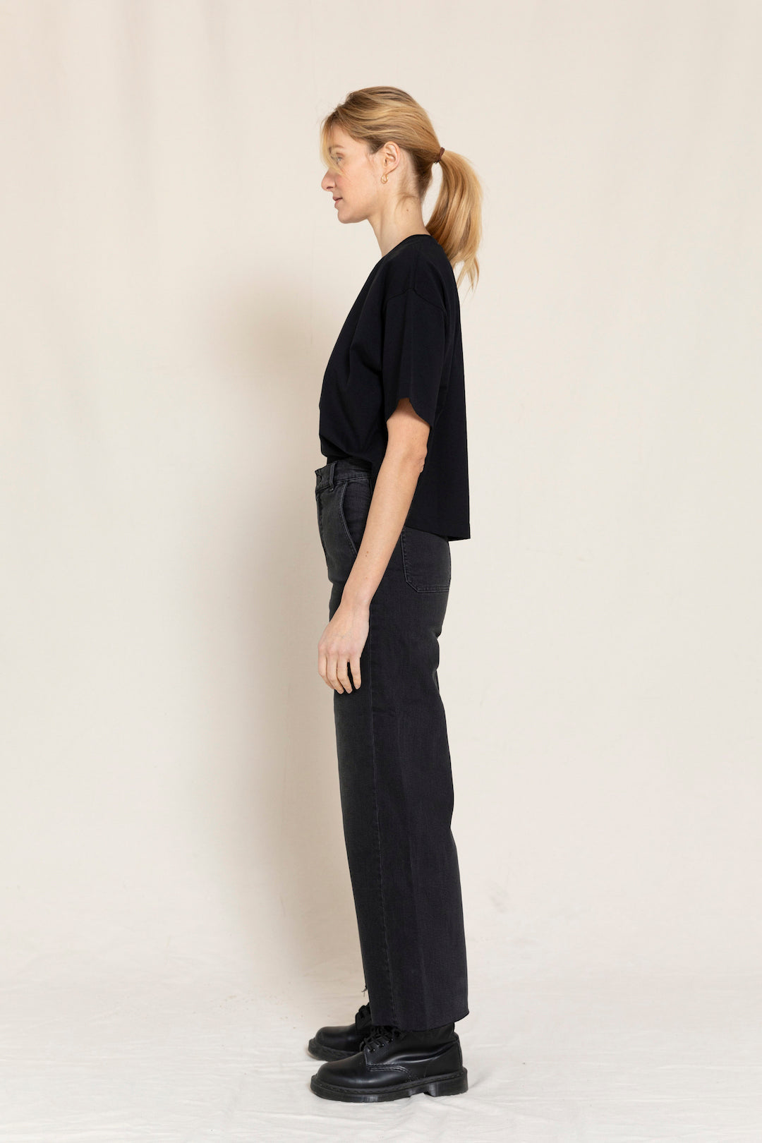 CHARLIE Used Black - Loose Fit Cropped Jeans | Women