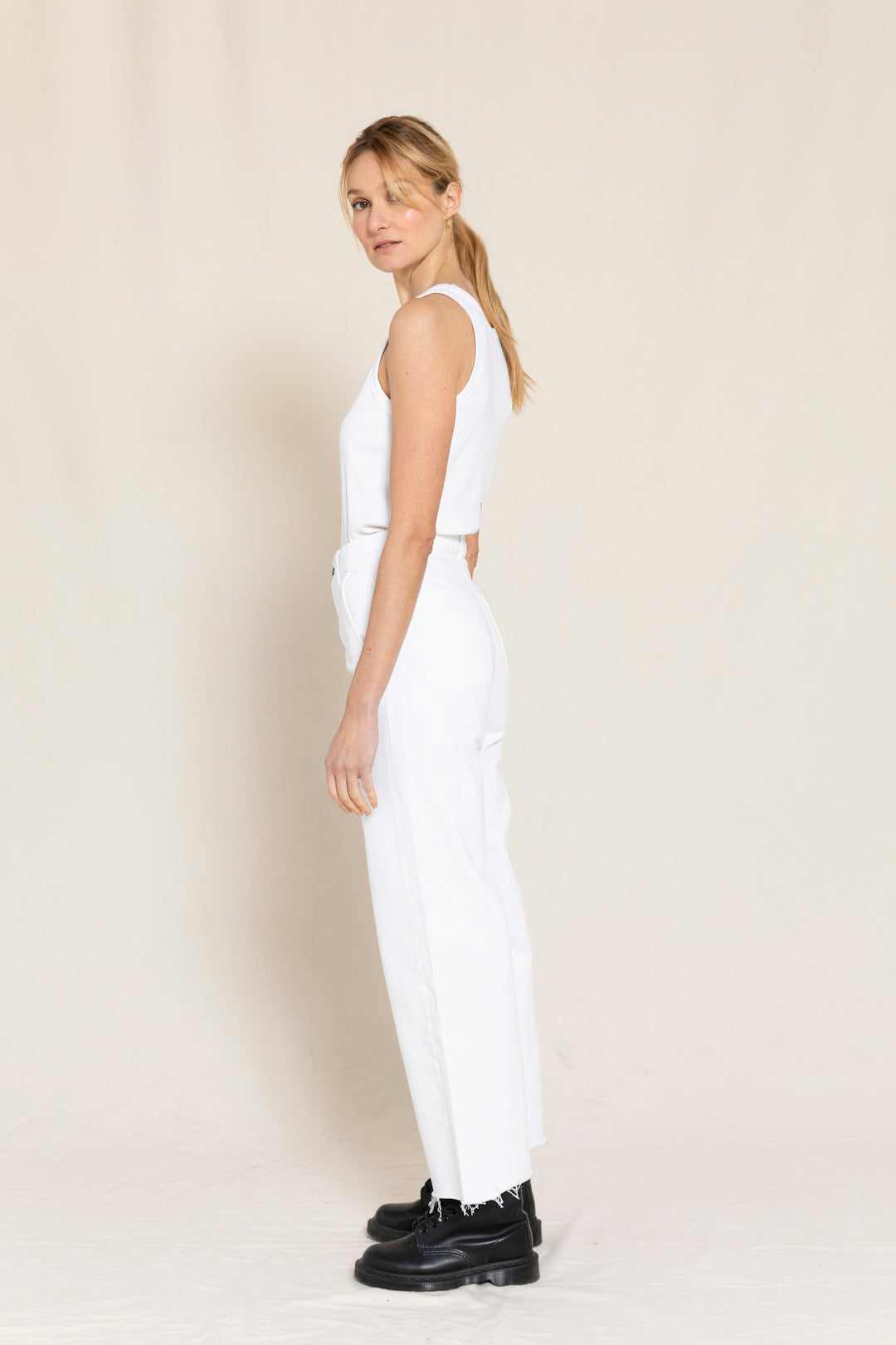 CHARLIE White - Loose Fit Cropped Jeans | Women