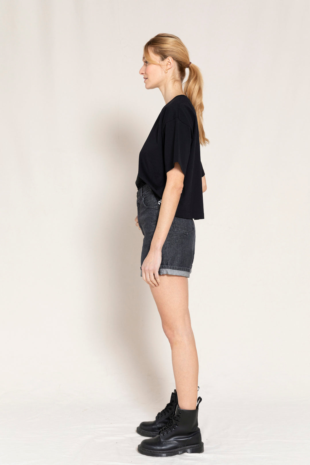 CHERRYL Snow Black - High Waist 5-Pocket Shorts | Women