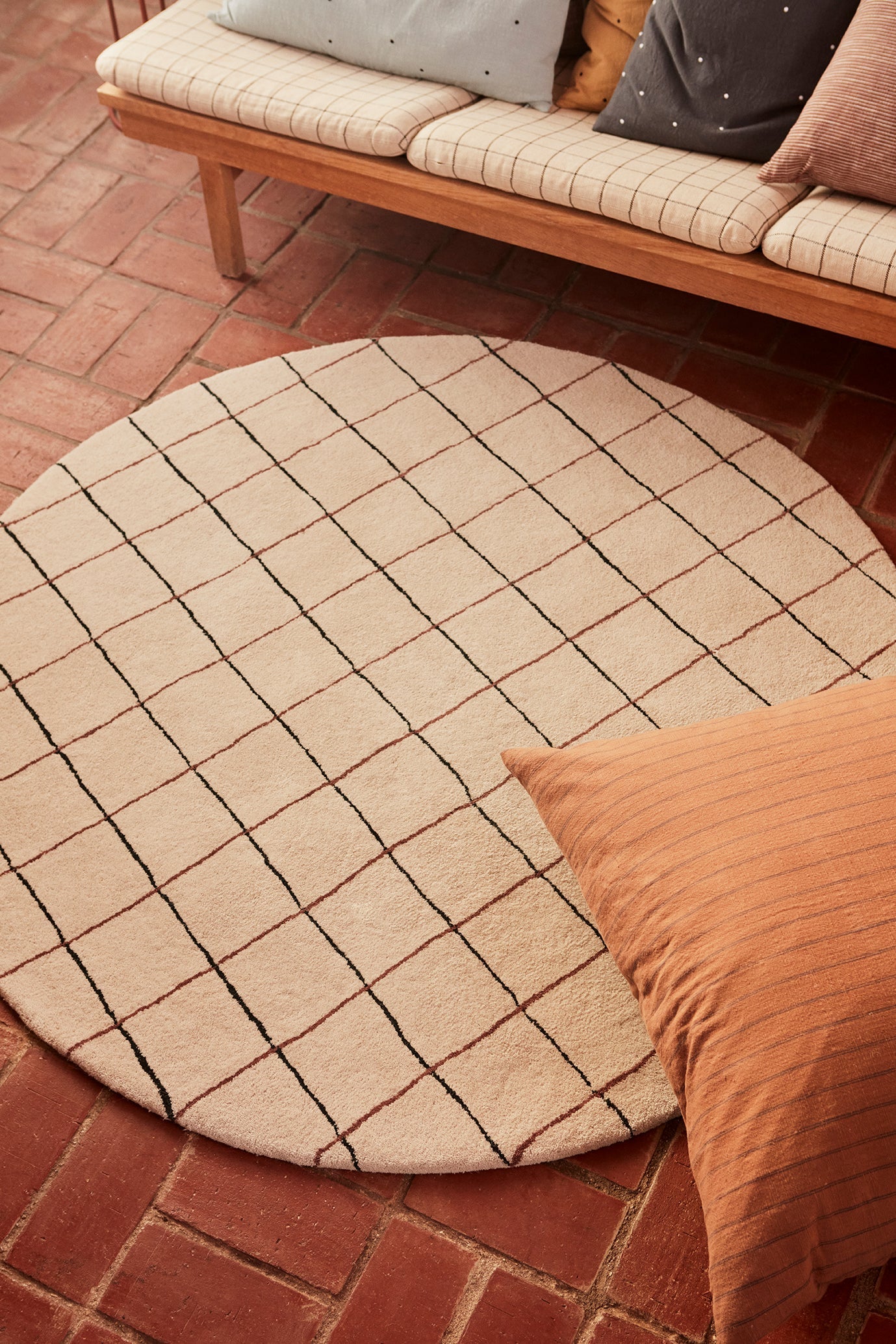 Circle Rug - Grid - Offwhite Rug OYOY 