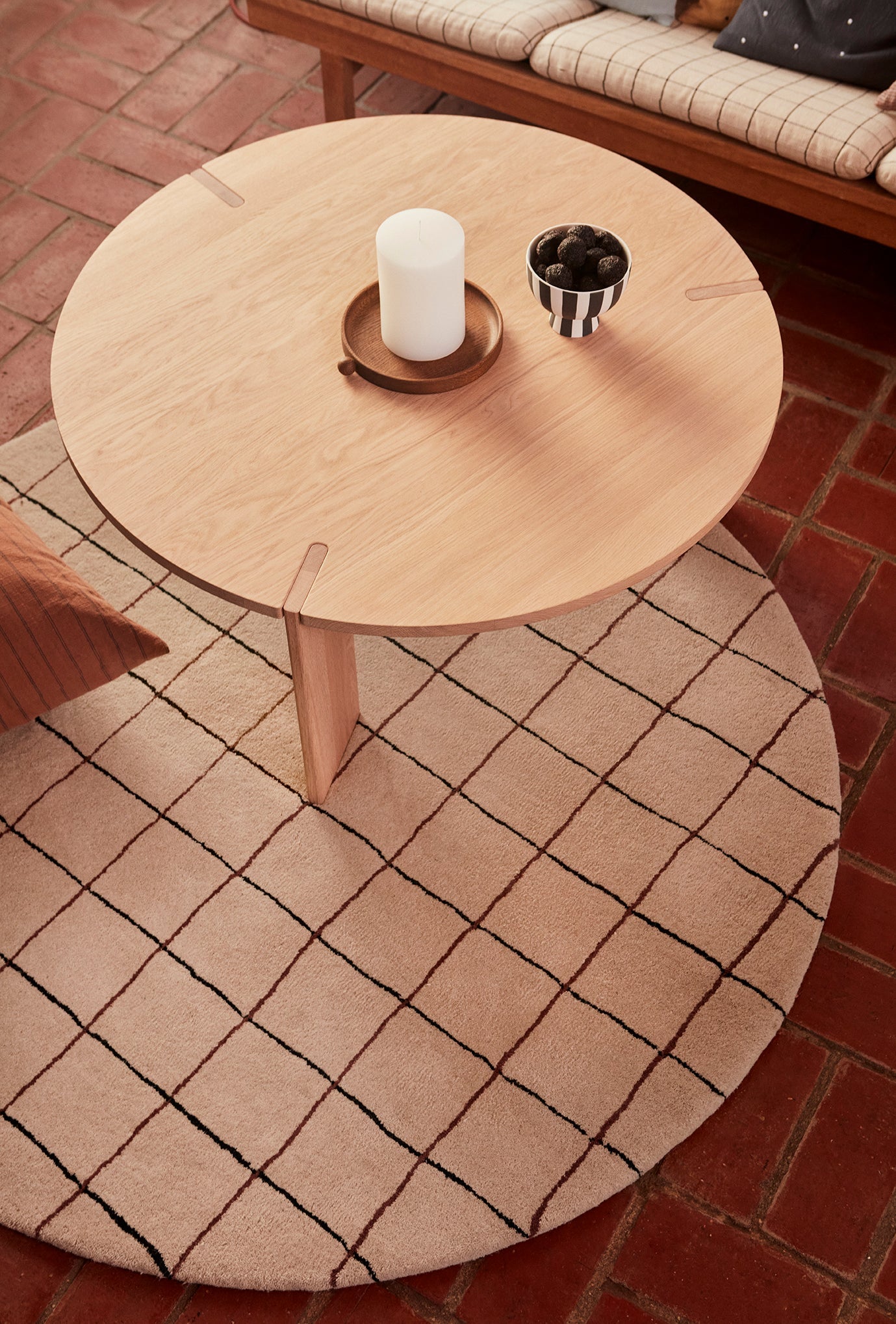 Circle Rug - Grid - Offwhite Rug OYOY 