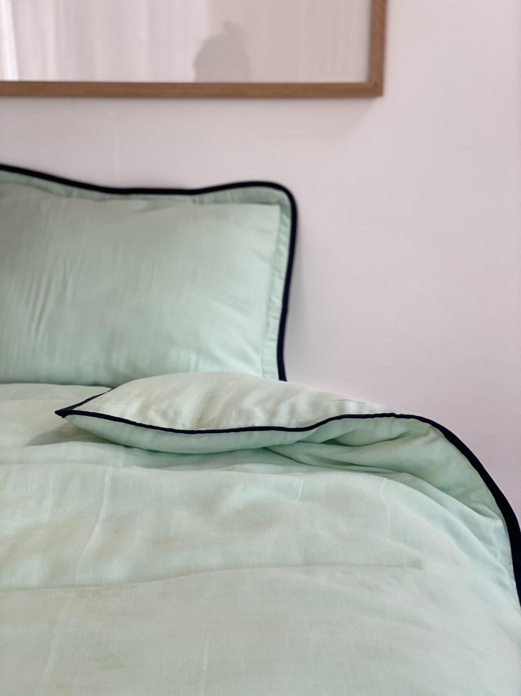 Nina - Bed set Glacier/Navy Bedding Bihan 