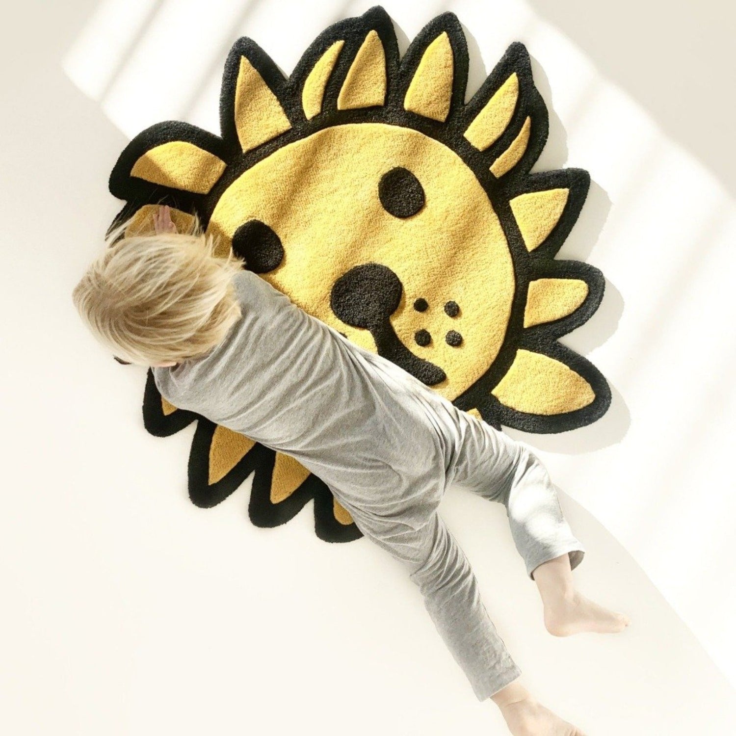 Lion Rug Textiles Nofred 
