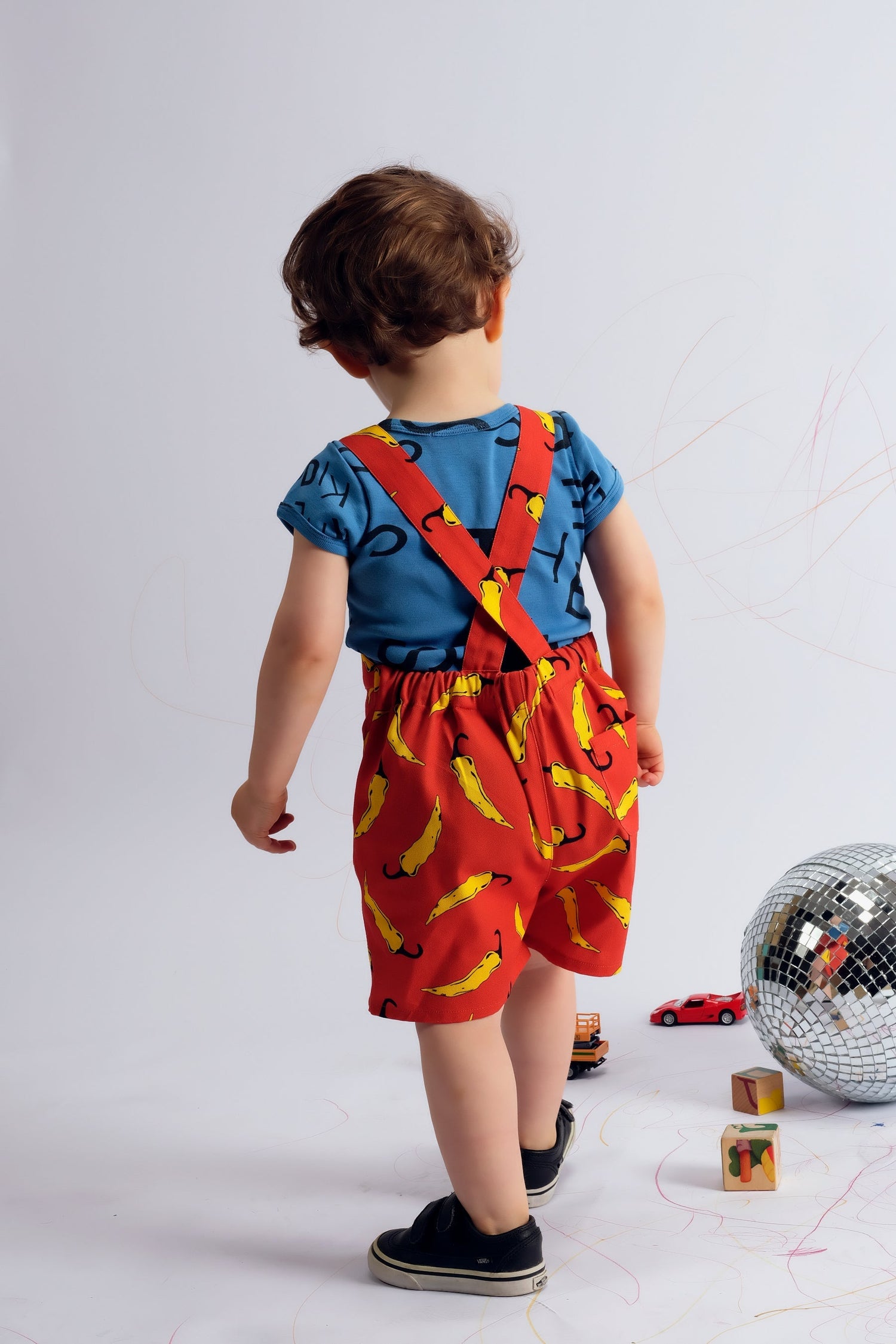 Guilherme Chillis Baby Grows Wolf & Rita 